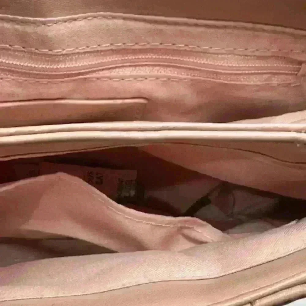 NWT GILDA PARIS GGH-521 Quilted Messenger Shoulder Bag in Blush - Picture 7 of 11